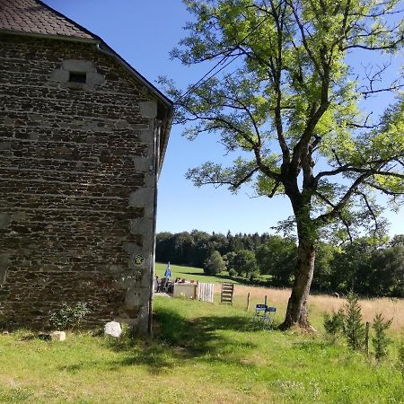 gite les chaumeix Prondines Extérieur photo