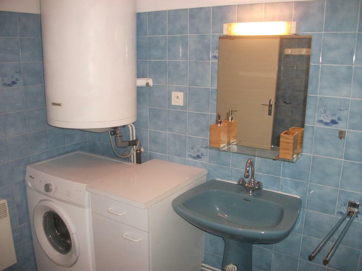 gite les chaumeix Prondines Extérieur photo