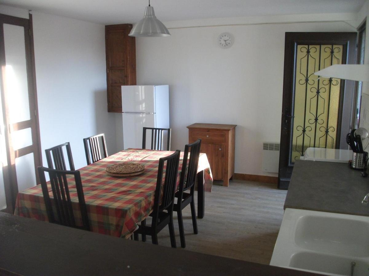 gite les chaumeix Prondines Chambre photo